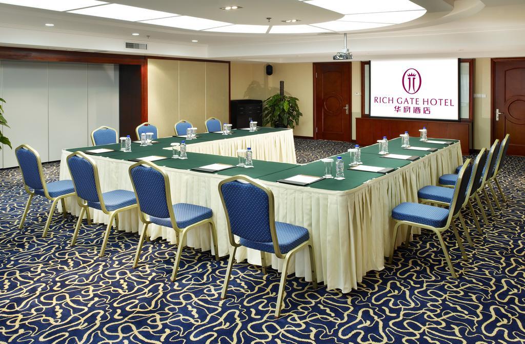 Shenyang Rich Gate Hotel Exterior photo